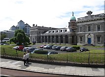 O1634 : The eastern facade of the Custom House, Dublin by Eric Jones