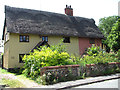 Thatched house, Hopton