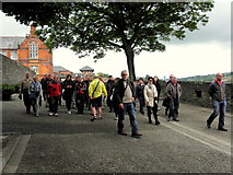 C4316 : Tourists, Derry / Londonderry by Kenneth  Allen