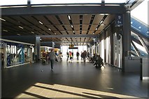 SU7173 : The concourse on the bridge, the remodelled Reading station by Robin Stott