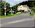 SO8602 : Junction of Brimscombe Hill and London Road, Brimscombe  by Jaggery