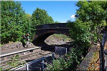 SO8963 : Bridge carrying Acre Lane across the railway, Droitwich Spa, Worcs by P L Chadwick
