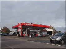 TL2500 : Petrol station on Barnet Road, Potters Bar by David Howard