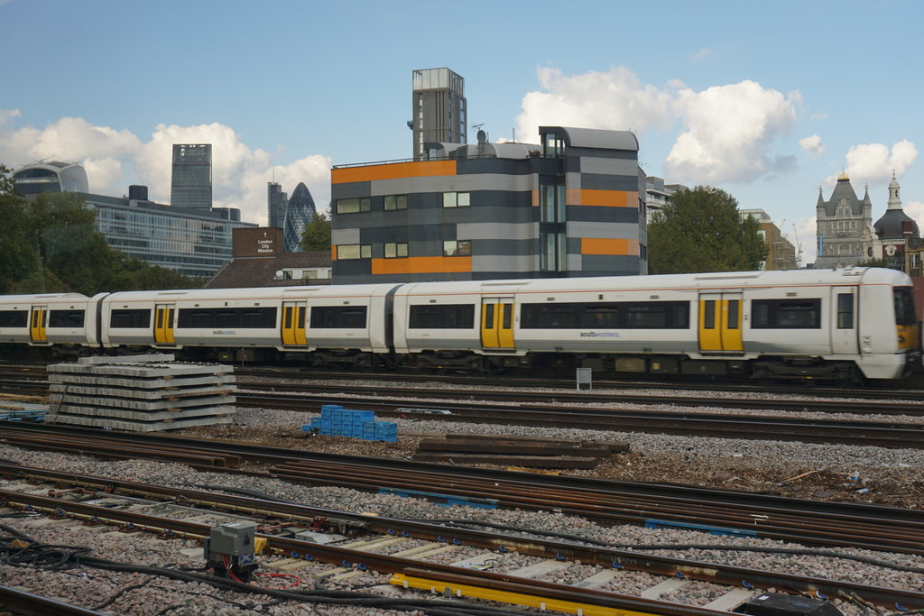 Train Leaving London Bridge Station Bill Boaden Geograph Britain   4707603 5b1cff81 1024x1024 