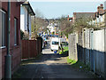 Passage from Hillview Gardens to Victoria Road