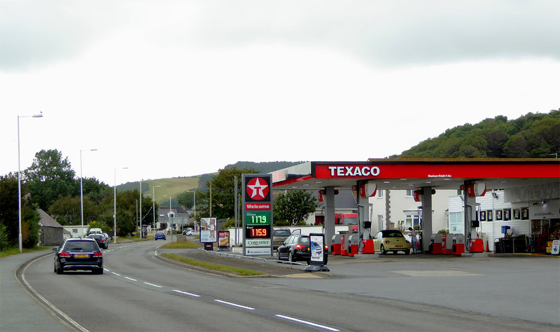 find nearby petrol station