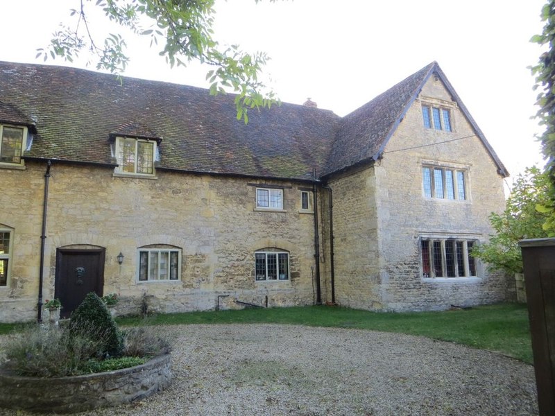 Wheatley Manor © Bill Nicholls Geograph Britain and Ireland