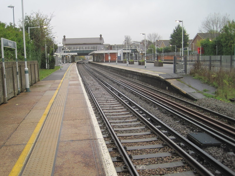 Horley railway station, Surrey © Nigel Thompson :: Geograph Britain and ...