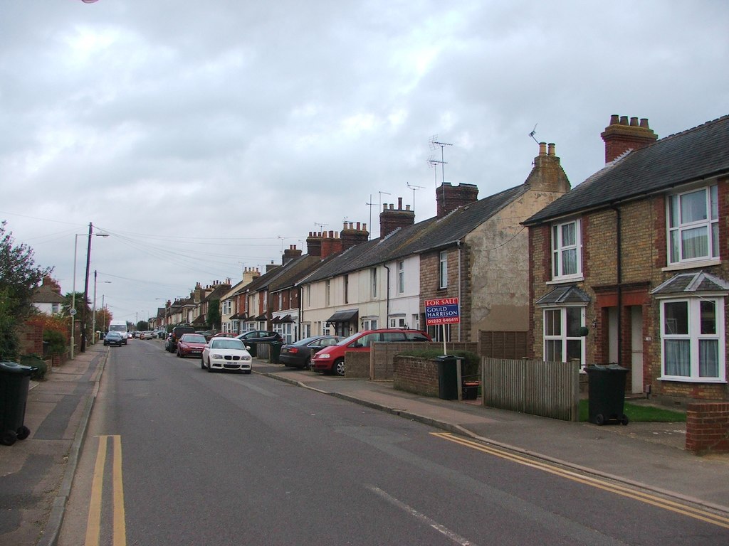 Albemarle Road, Willesborough © Chris Whippet :: Geograph Britain and ...