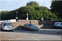 SU3867 : Kintbury Station and car park by N Chadwick