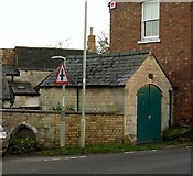 SK9804 : Stone shed, High Street, Ketton by Alan Murray-Rust