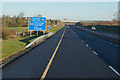S5651 : The M9 Northbound towards junction 8 by Ian S