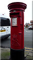 TA1766 : Elizabeth II postbox on Shaftesbury Road, Bridlington by JThomas