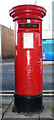TA1866 : Elizabeth II postbox on Hilderthorpe Road, Bridlington by JThomas