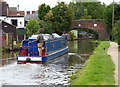 Narrowboat approaching Taverners Bridge No 40