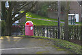 SU8670 : Waste bin, Braybrooke car park, Bracknell by Alan Hunt