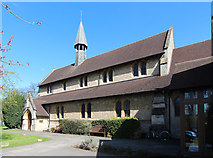 TL0506 : St John the Evangelist, Boxmoor, Hemel Hempstead by John Salmon