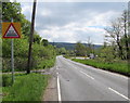 Warning sign - grid on the approach to Crynant