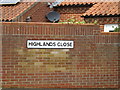 Highlands Close sign