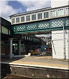 TQ4109 : Footbridge spur to Station Road bridge, Lewes station by Robin Stott