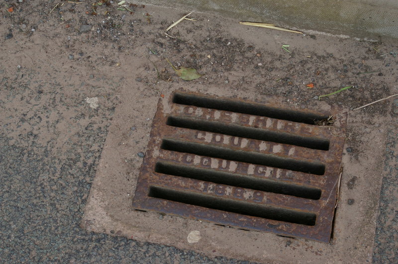 Cheshire County Council drain grid,... © Christopher Hilton :: Geograph ...