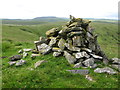 NT8013 : Cairn on the summit of The Kip by Geoff Holland