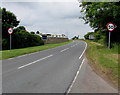 SS0698 : Start of the 50 zone on the A4139, Manorbier by Jaggery