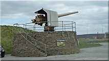 ND3194 : Naval gun outside the Scapa Flow Museum by Peter Bond