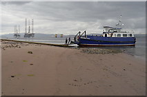 NH7867 : Renfrew Rose, loading at Cromarty by Craig Wallace