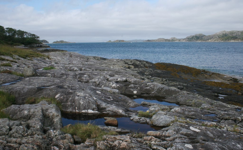 Shore, south side of Loch Ailort © Richard Sutcliffe :: Geograph ...