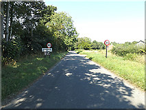 TM1484 : Entering Gissing on Burston Road by Geographer