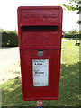 TL9174 : Sapiston Road Postbox by Geographer