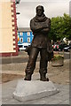 S6893 : Statue of the polar explorer Sir Ernest Shackleton, Athy Co Kildare by Brian Lenehan