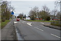 Mini-roundabout, Northfields Avenue