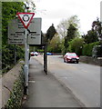 SS7598 : Warning sign - roundabout, Cadoxton Road, Neath by Jaggery
