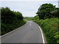 SS0998 : Change in road markings on the A4139 east of Lydstep by Jaggery