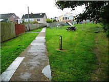 NY6719 : Choice of footpaths, The Banks, Appleby by Christine Johnstone