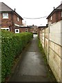 Kidsgrove: path between houses on Maple Avenue