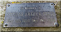 Dedication plaque on seat on Blacksmith End