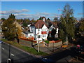 Gunnersbury - Houses next to the A406