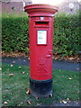 Elizabeth II postbox on Wistaston Green Road