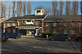 Holiday Inn Express, Oulton