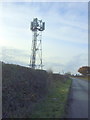 Communications mast beside Smockington Lane