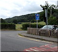 Unsuitable for HGVs sign on a Walford corner