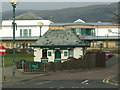 Putting green kiosk