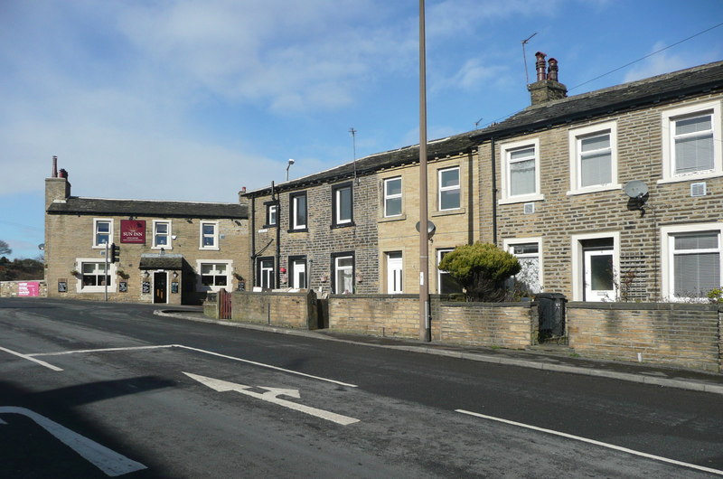 Houses on the north side of Clough Lane,... © Humphrey Bolton