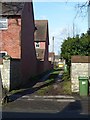 Lane at the back of Gaveston Road