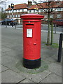 George V postbox on Edgware Road (A5)