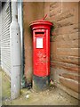 George V pillar box, Main Street