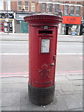 TQ2684 : George VI postbox on Finchley Road, London NW3 by JThomas